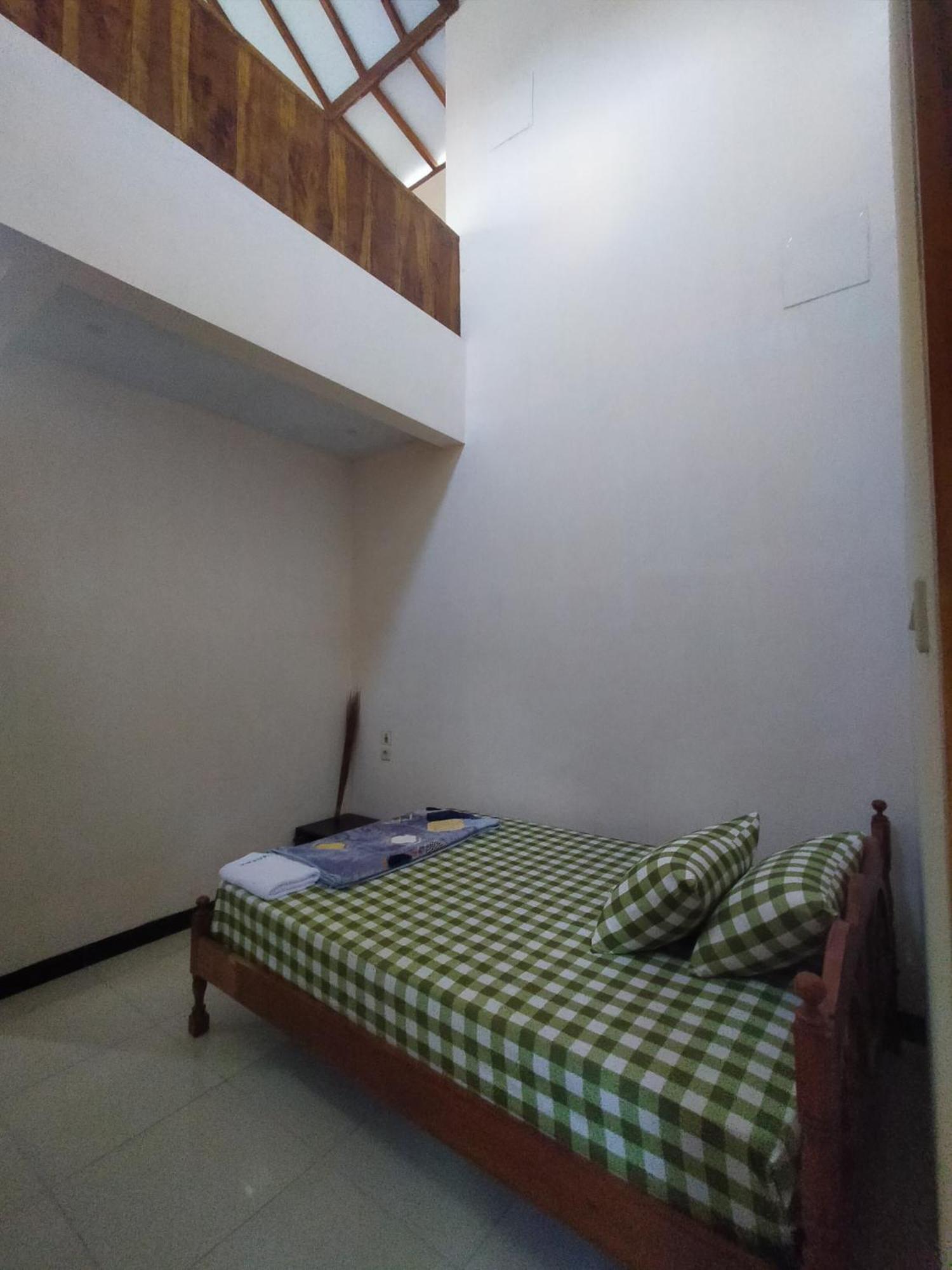 Rnj Homestay *